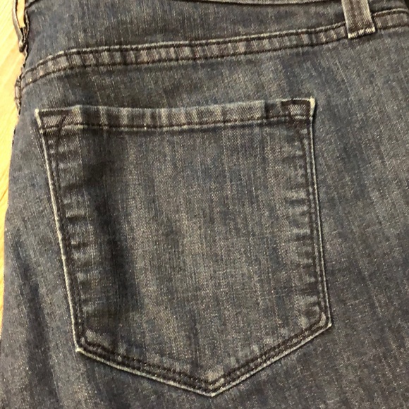 NYDJ cropped jeans. Size 10. Make me an offer! - Picture 4 of 8